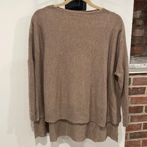 SMALL/MEDIUM - BROWN QUARTER SLEEVE SWEATER TOP